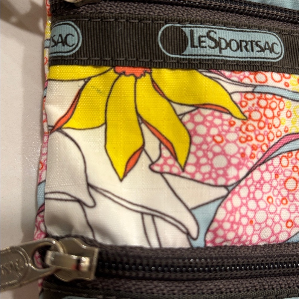 3/$20! LeSportsac Kasey 3-Zip Crossbody bag-Floral - Picture 3 of 4